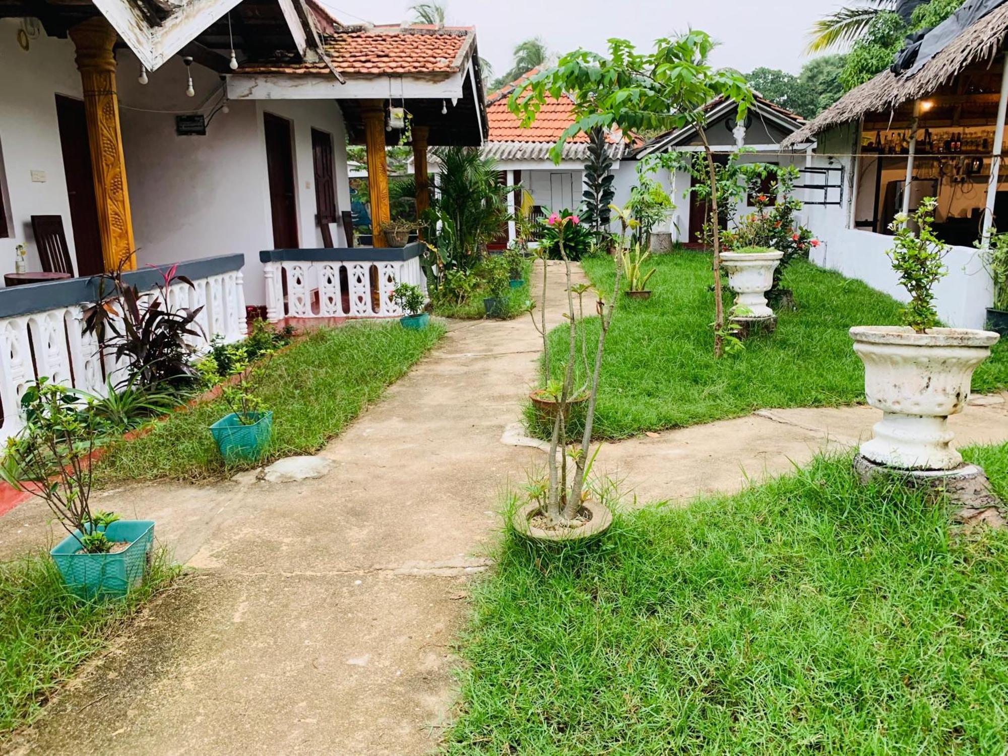 Little Fairy Home B&B Arugam Bay Bagian luar foto